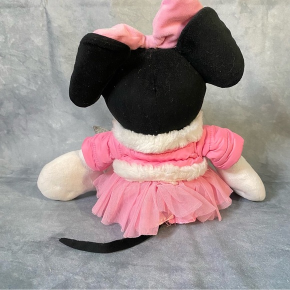 Disney Store Exclusive Minnie Mouse Winter Ice Skating Plush Toy 2011 Retired - Picture 3 of 9